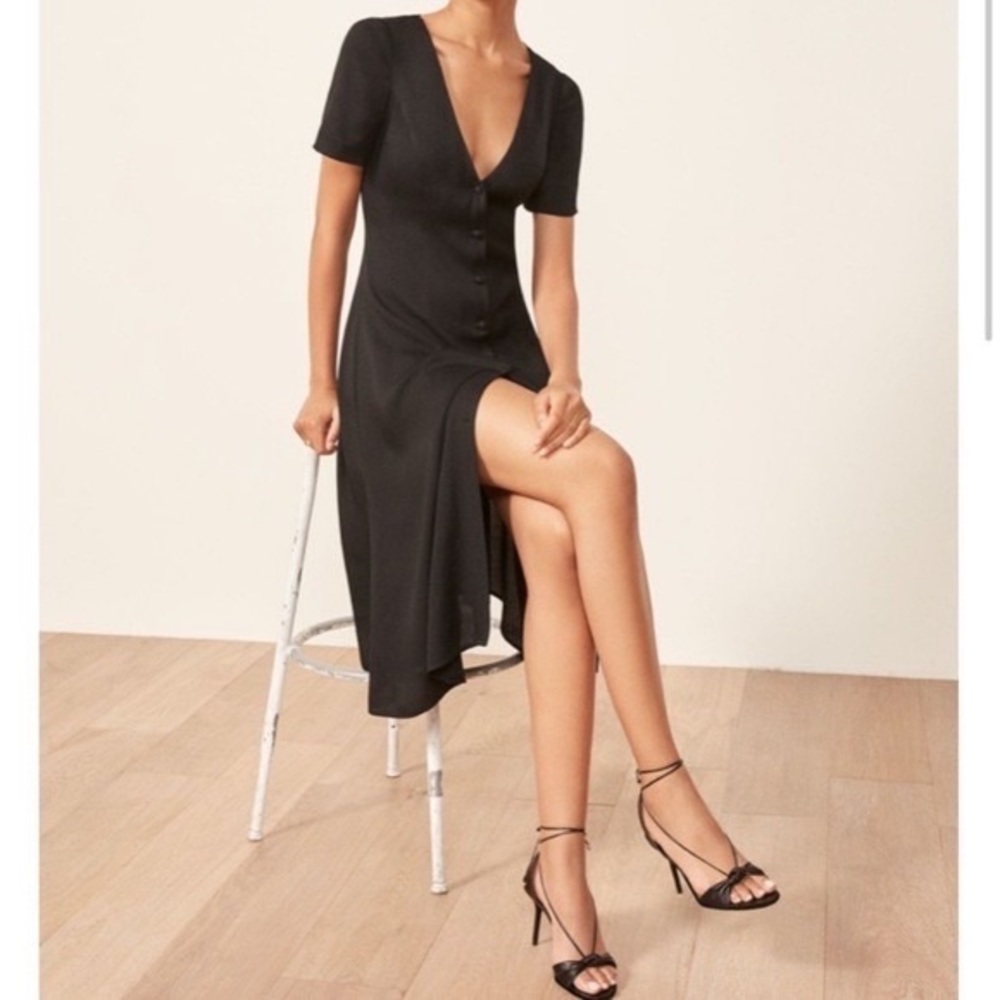Reformation Locklin dress in black size 8